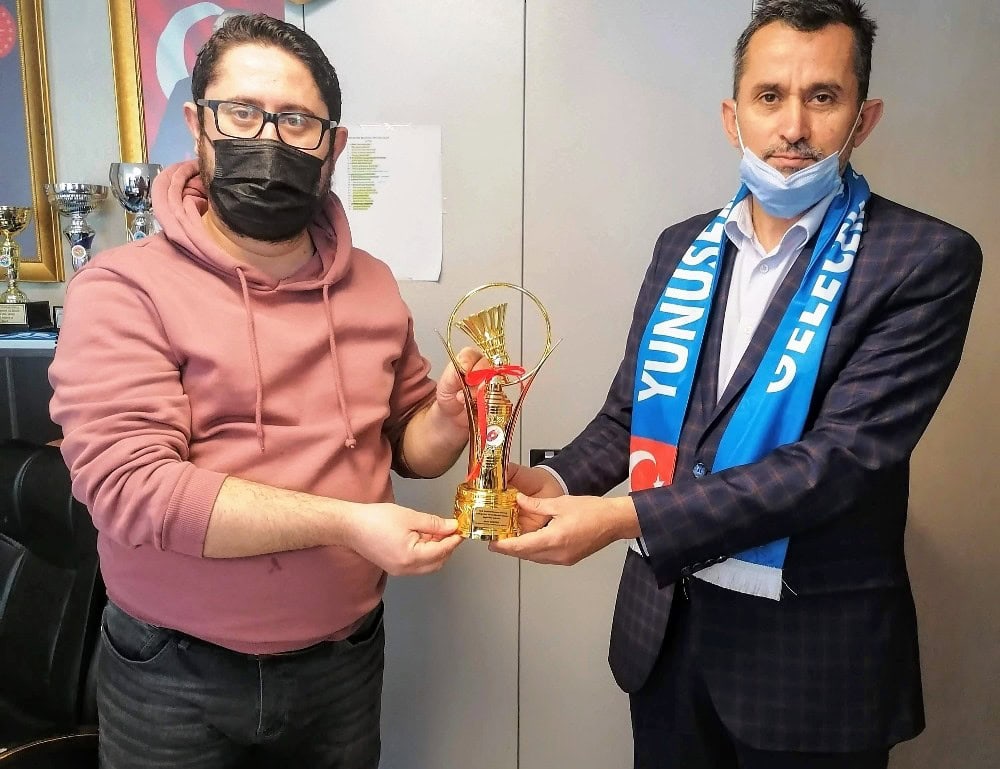 Federasyon Başkanı Özmekik’ten Yunusemre Belediyespor’a ziyaret