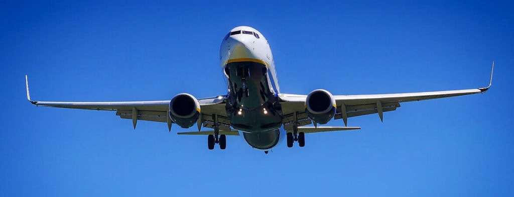Uma aeronave a descolar - visível no radar de voo pouco tempo depois.