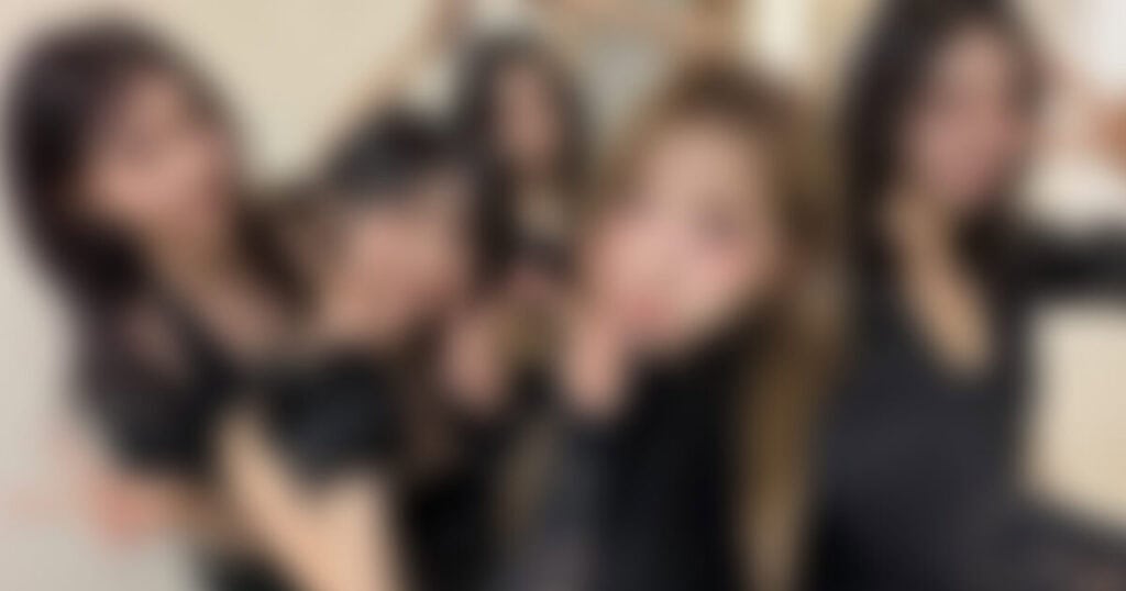 Drama Kostum: Girl Group Ditagih Bayaran