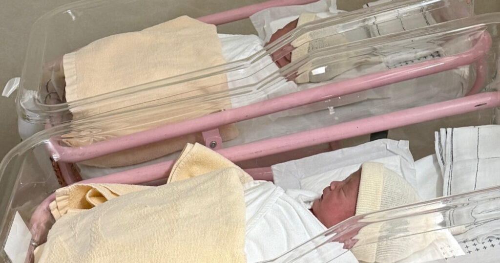 Kabar Bahagia dari Idol K-Pop Generasi Ketiga: Kelahiran Si Kembar