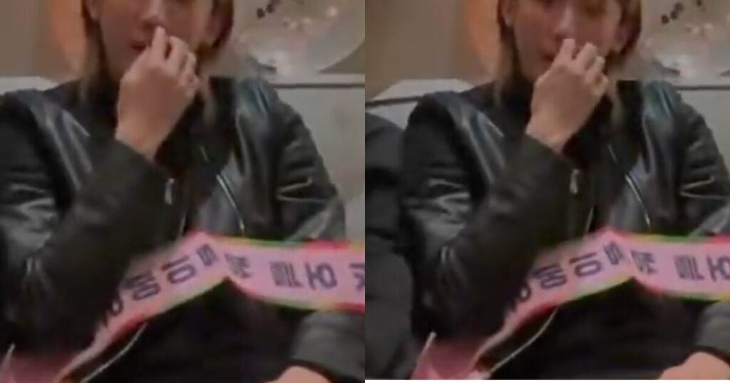 Idol Rookie Ketahuan Hampir Korek Hidung di Kamera