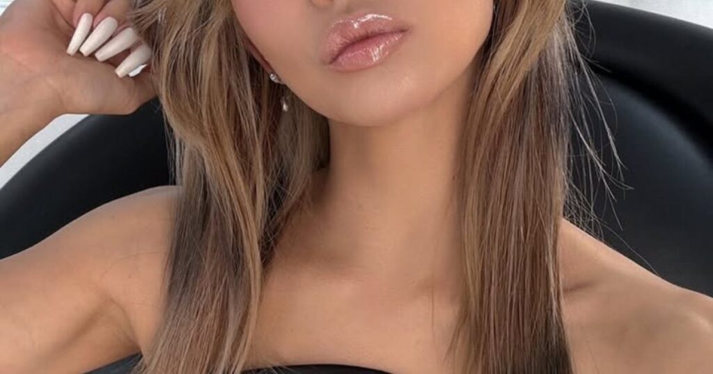 Penyanyi Top Umumkan Kehamilan di Usia 43, Kenangan Lama Muncul Lagi