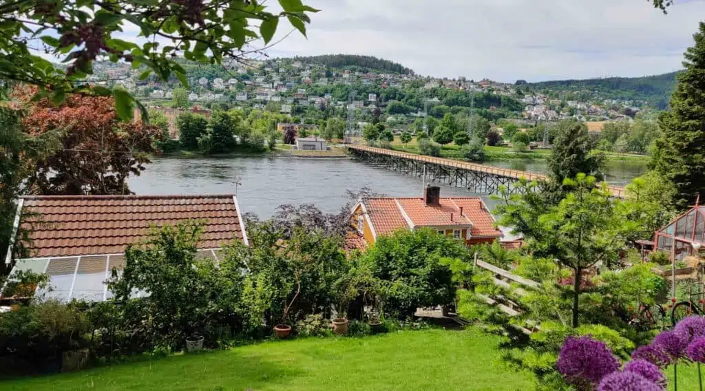 Walk along Nidelva