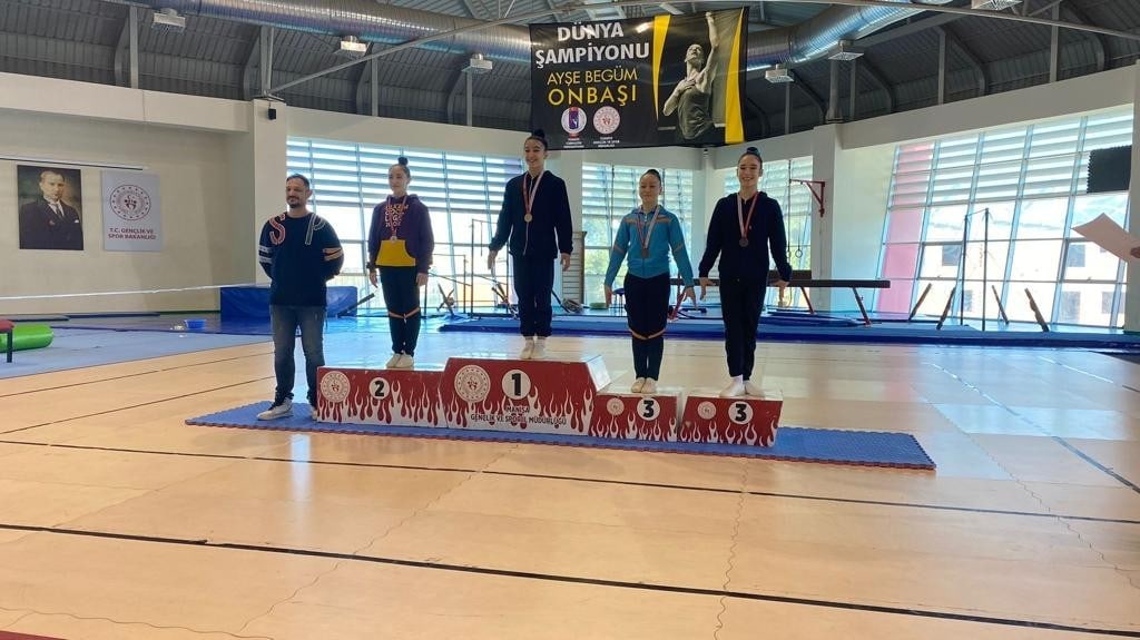 Manisa’da ‘Okul Sporları Aerobik Cimnastik İl Birinciliği’ tamamlandı