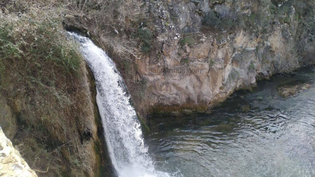 Cılandıras şelalesi