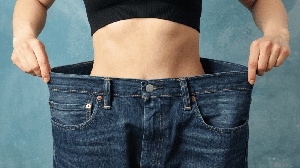 Pantalones demasiado grandes, simbolizando un software HR enterprise
