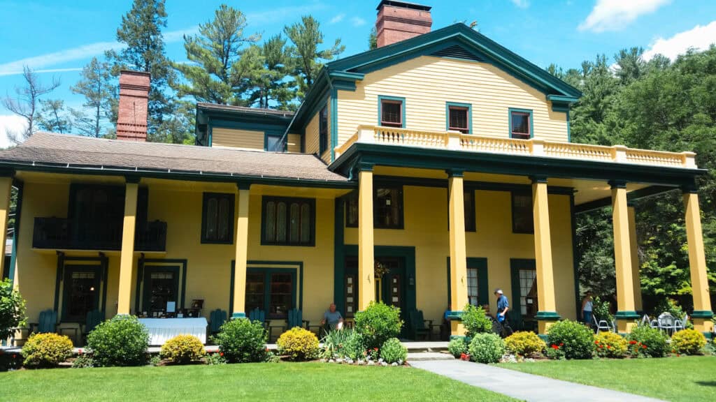 Glen Iris Inn at Letchworth Park with kids