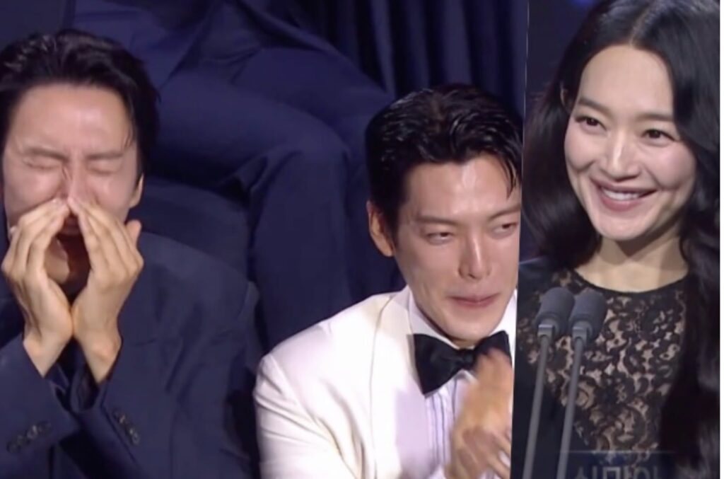 Lee Kwang Soo Bikin Heboh di Blue Dragon Awards, Kim Woo Bin Malu-Malu Kucing!