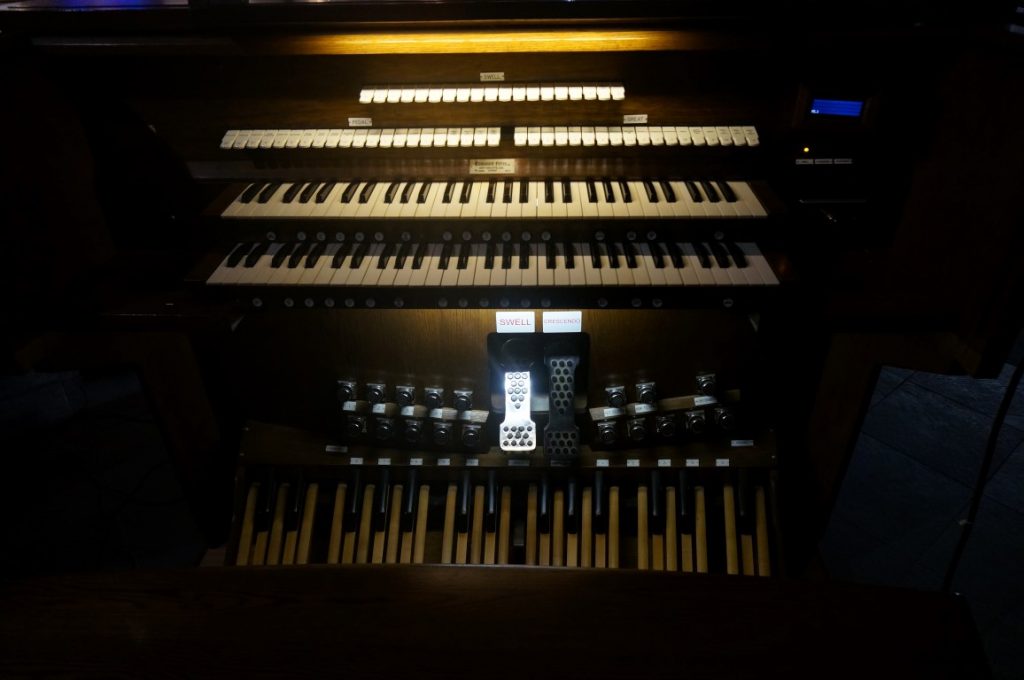 organ console