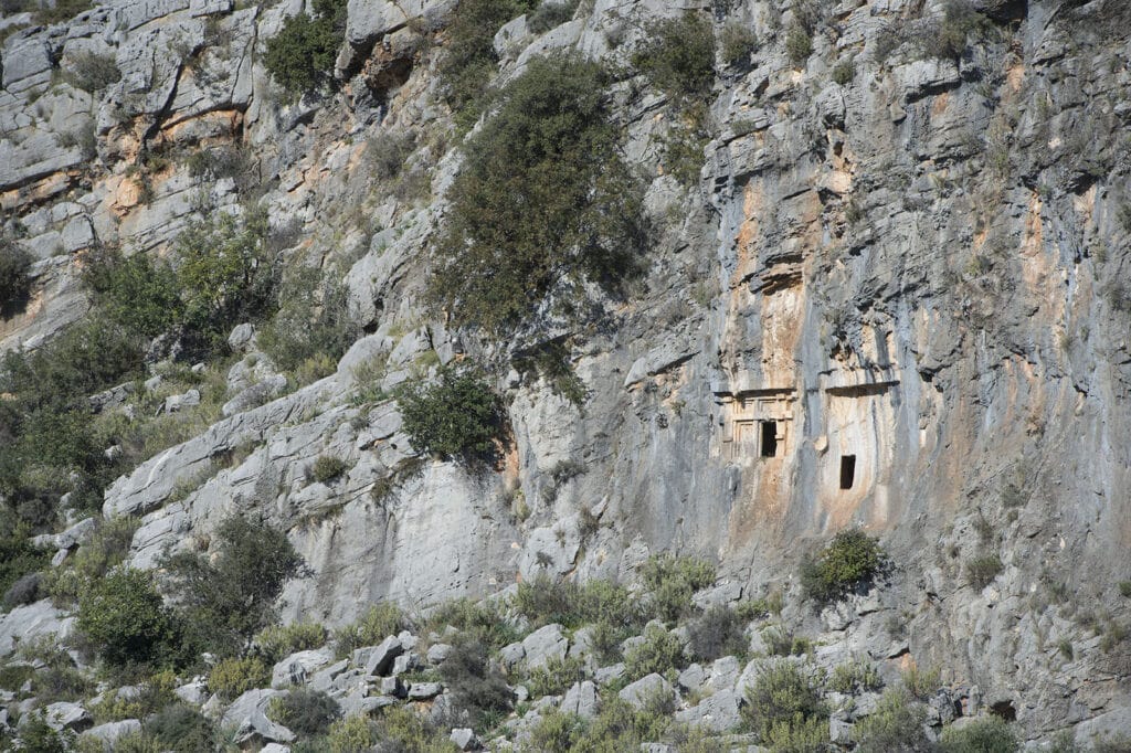 Limyra Antik Kenti kaya mezarları