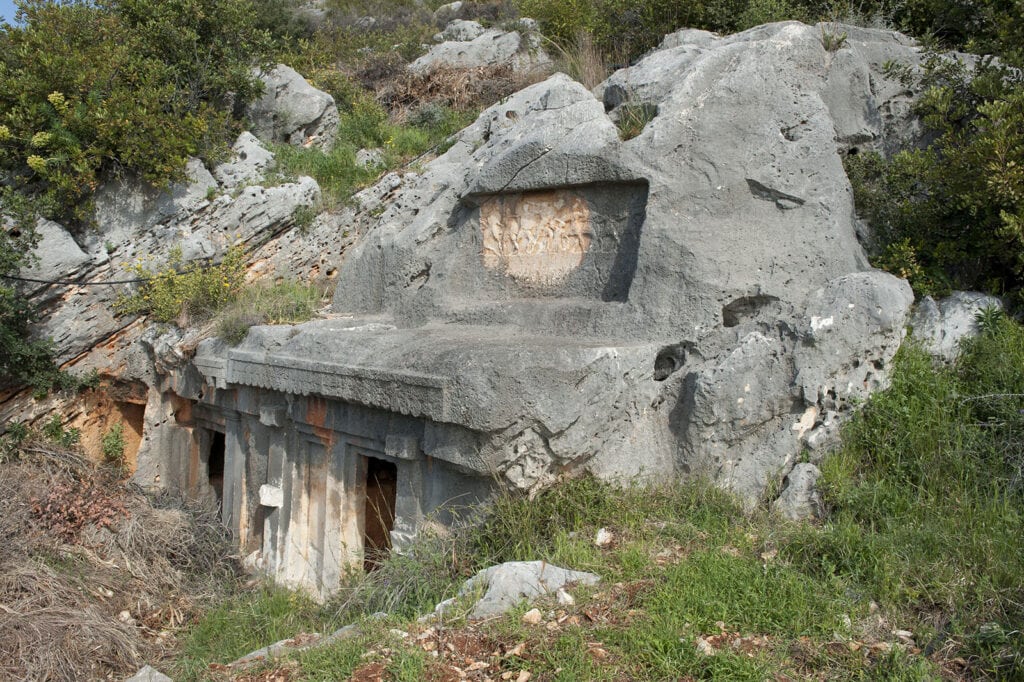 Limyra Antik Kenti kaya mezarları