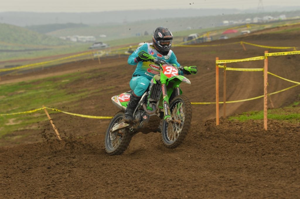 robby bell racing his kawasaki kx450x at the 2022 delano NGPC