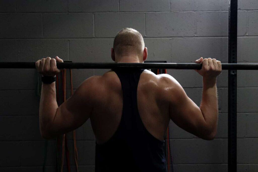man who is trying to stay in the anabolic state to build muscle