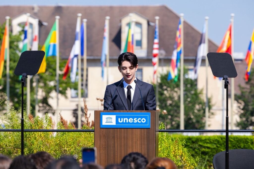 Joshua SEVENTEEN Siap Beraksi di Paris: Pidato Keren di Markas UNESCO