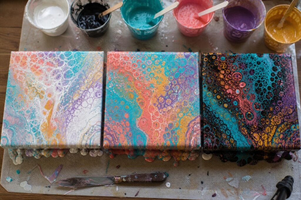 How Black and White Change an Acrylic Pouring Palette