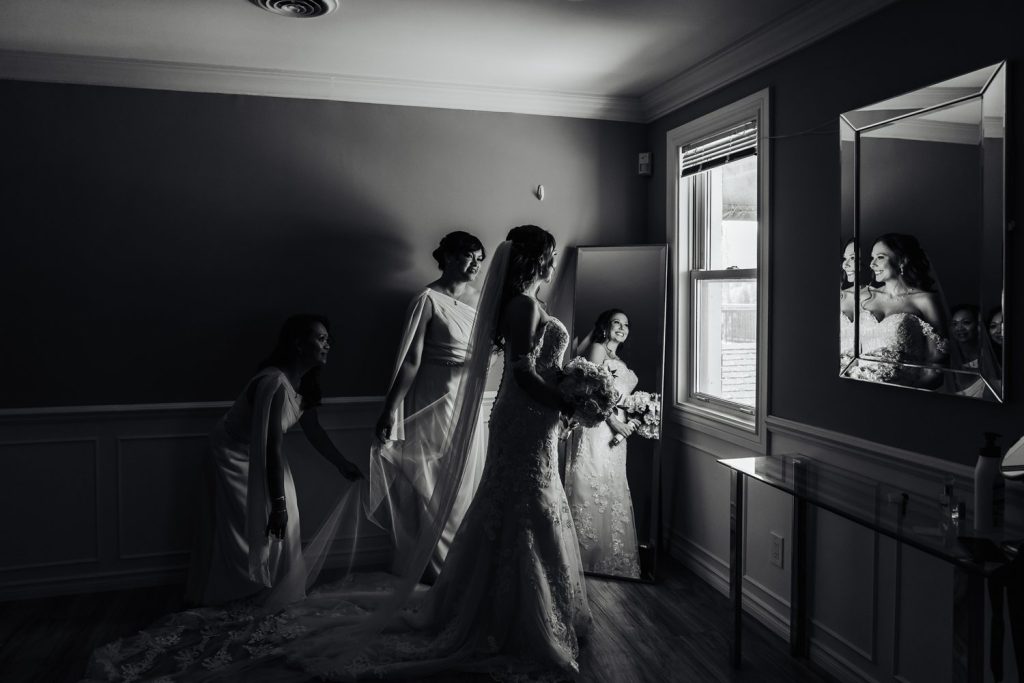 Getting amazing wedding photos?