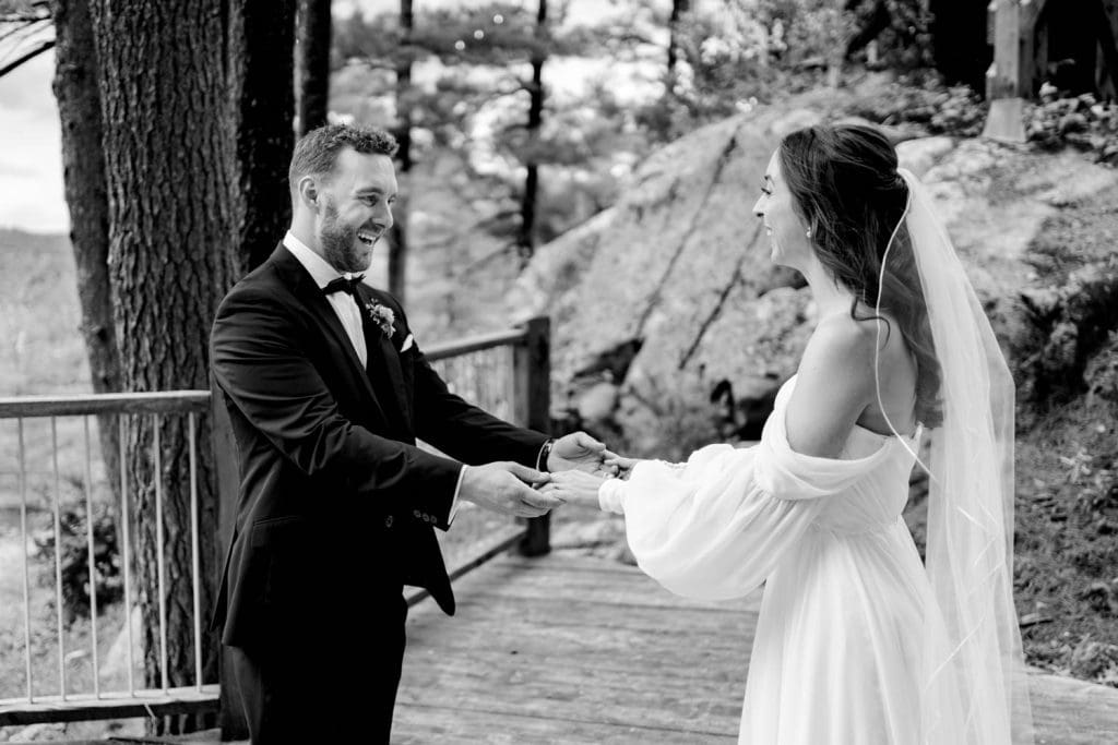 Why First Look Wedding Photos Are a Must in Ottawa