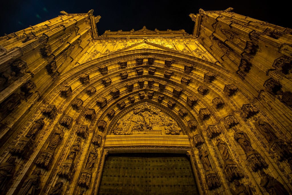 sevilla spain church at night