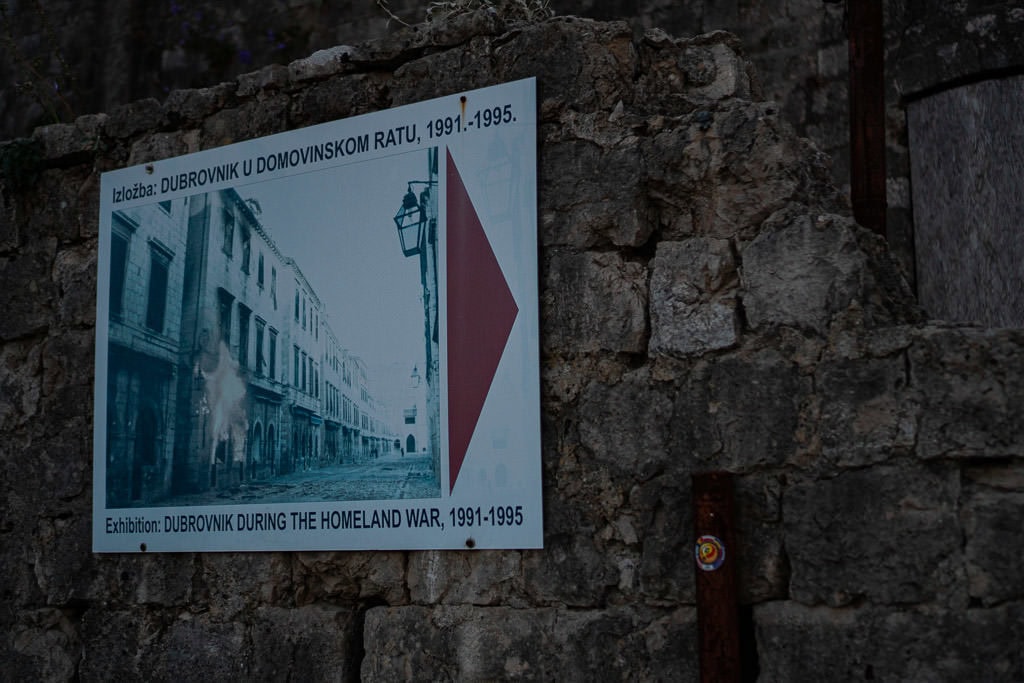 Sign and broken wall on Fort Imperial