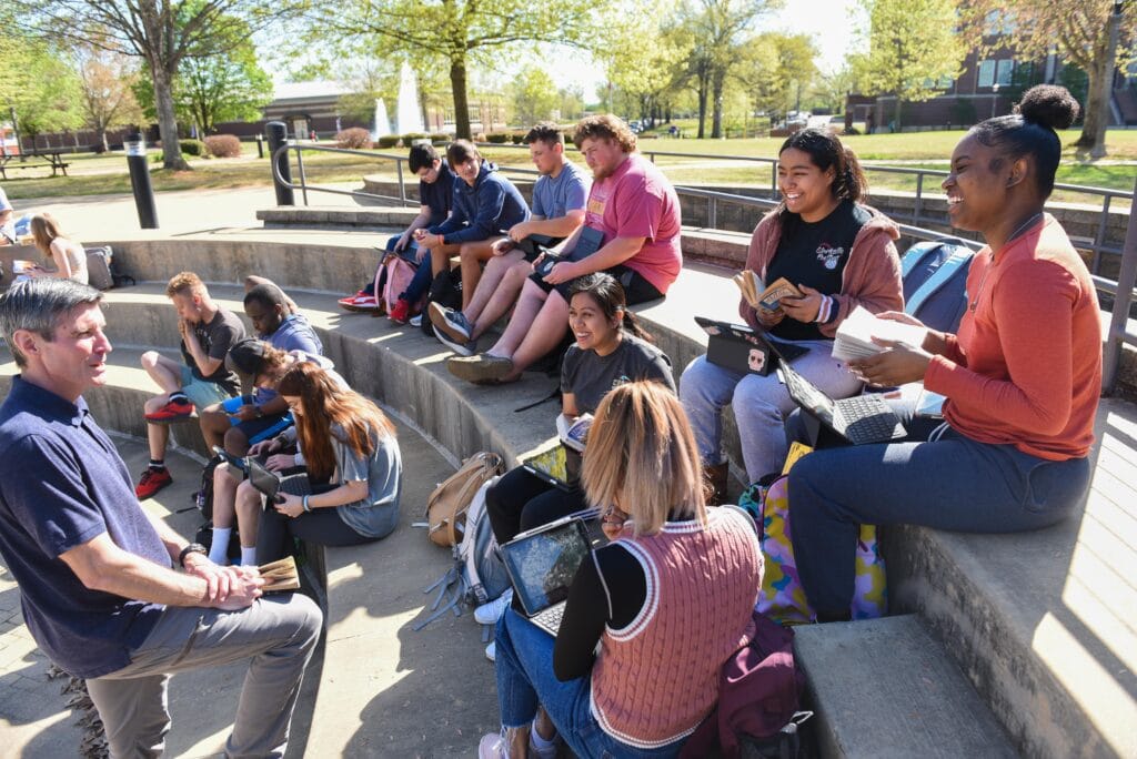 students in amphitheatre