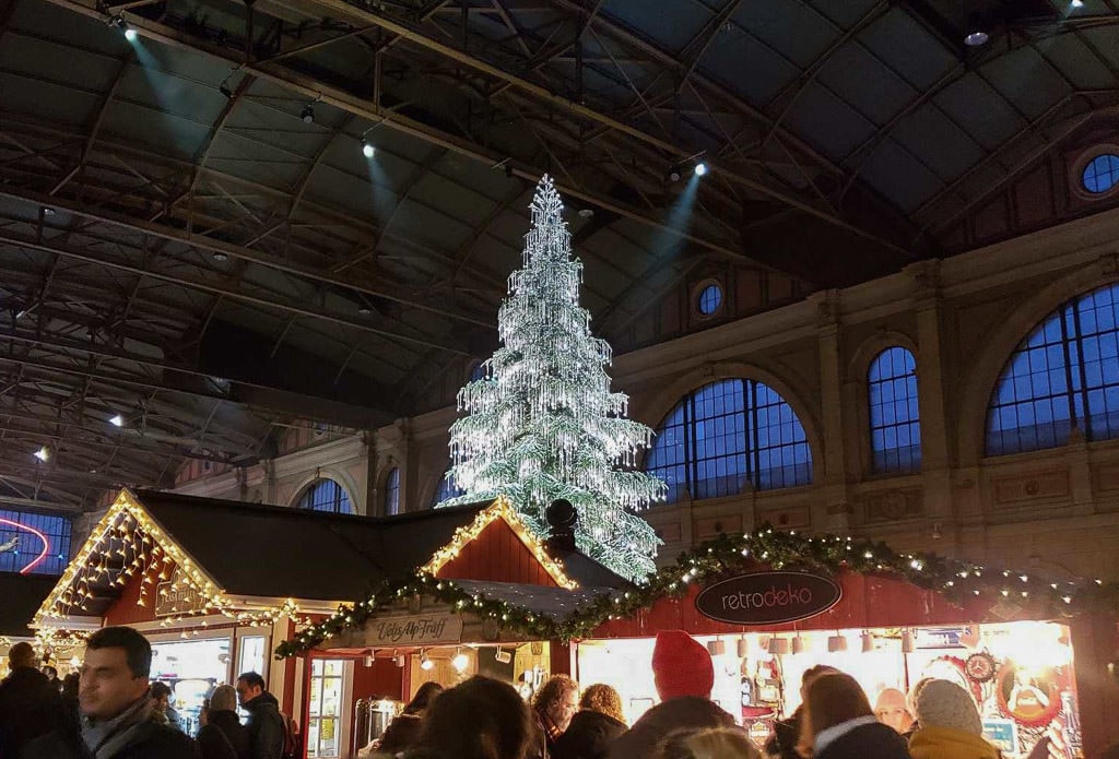 zurich christmas market in the train station