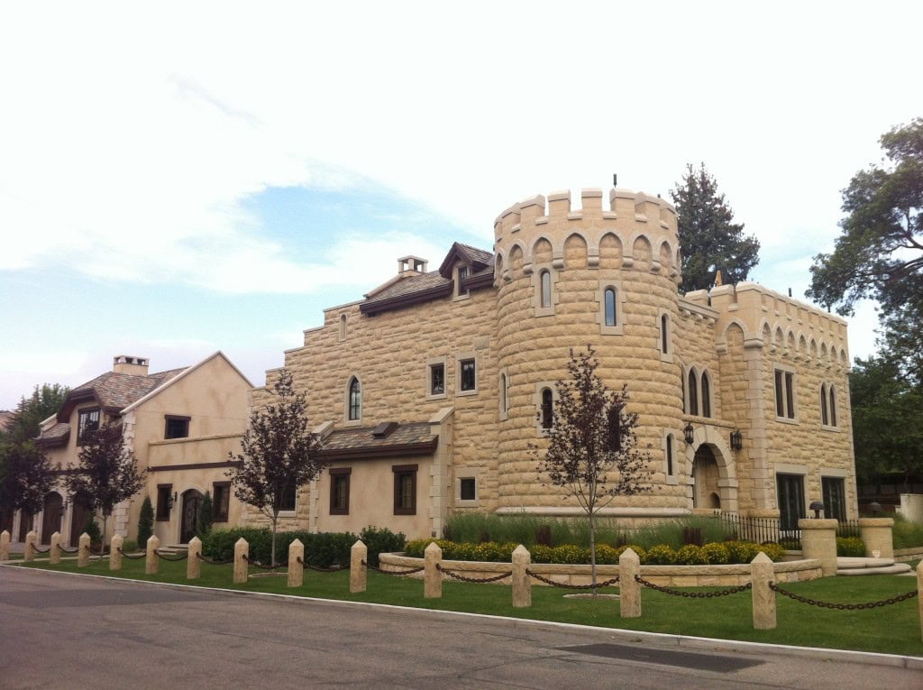 And this is the other 'Extreme Home' that they are coming to film, quite different than a tiny house for sure.  I knocked on this guys door to get his information for them, I thought it would be funny to show it here... My whole house is about the size of his entry parlor. 