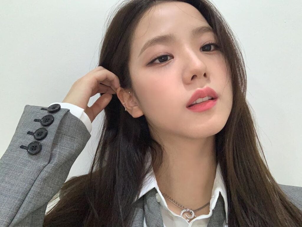 Jisoo BLACKPINK Snowdrop