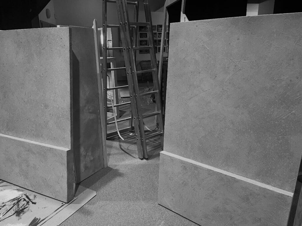 Z přípravy kulis | zdroj: DS bratří Mrštíků Boleradice