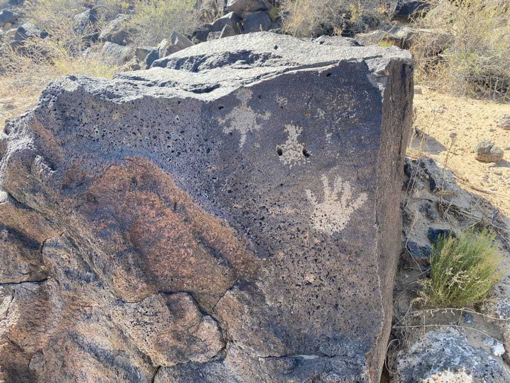 استكشاف ومغامرة النصب التذكاري الوطني في مدينة البوكيرك 14 أيدي وحيوانات Petroglyth Piedras Marcadas Canyon Trail