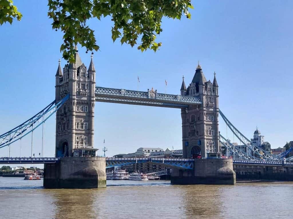 Tower bridge, London itinerary