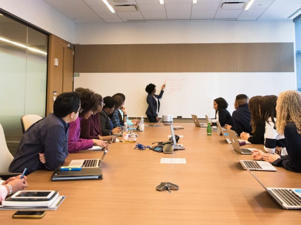 python-developers-in-meeting