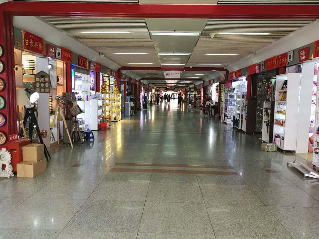 Yiwu home decoration market