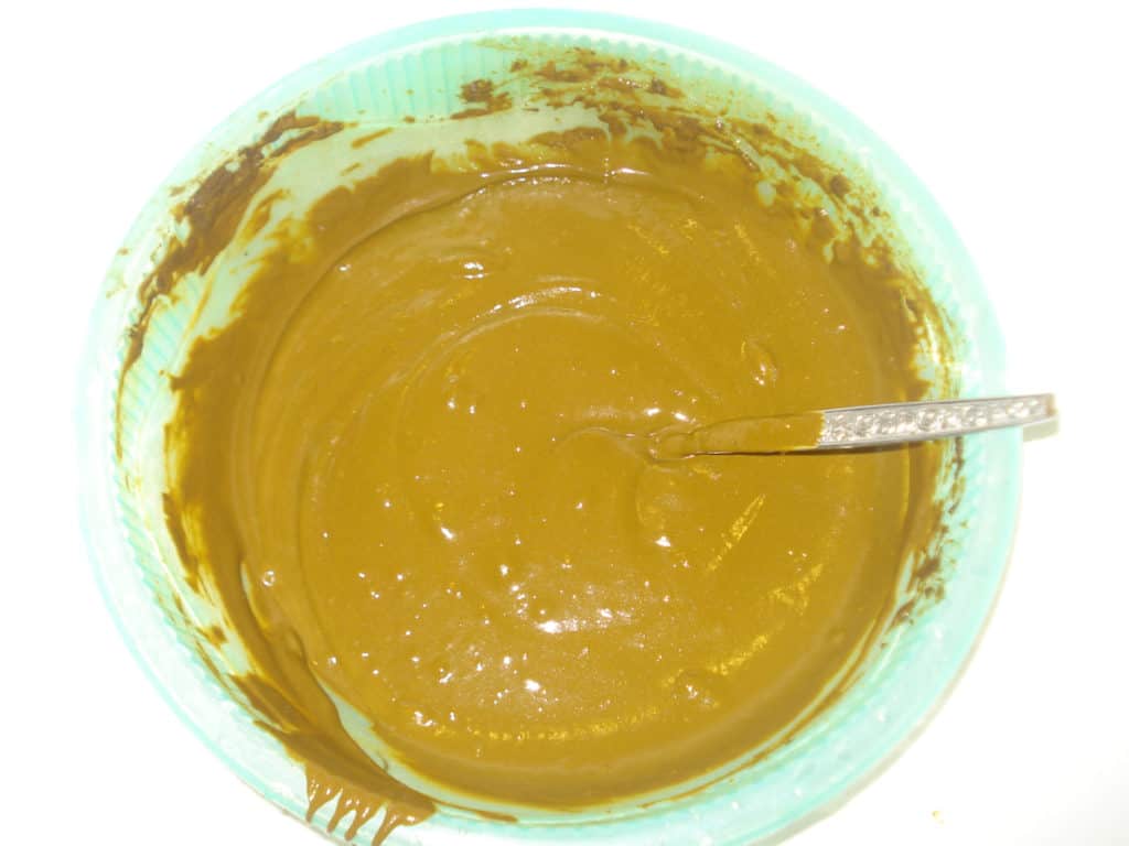 Henna mix for dyeing natural hair