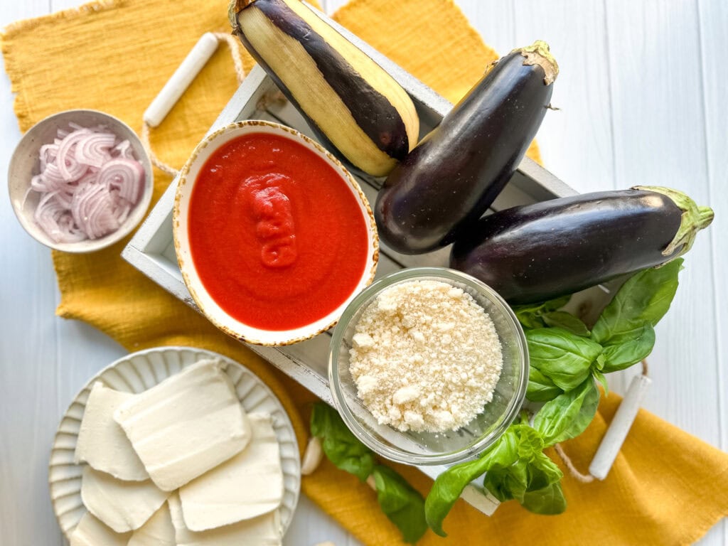 Ingredients to make Parmigiana di Melanzane