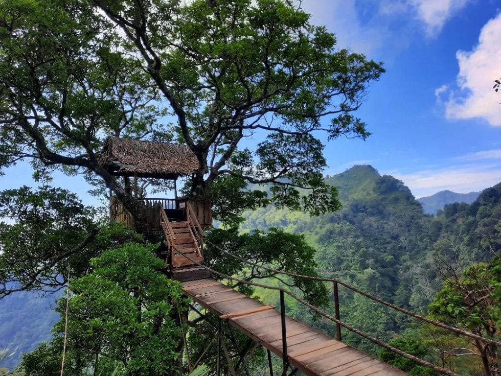 Panorama alam di Bukit Bejagan Tempur Jepara Dikelilingi Bukit Yang Indah. Foto Credit Instagram @aufahanif