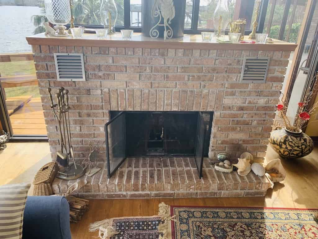 63b2dd69_6891_48f2_a_0fSA0 Brick Fireplace