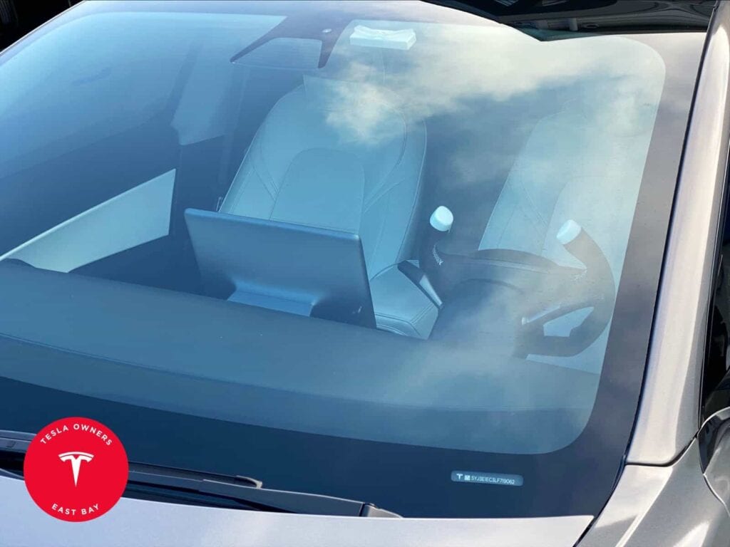 Volant Yoke sur une voiture Tesla Model 3