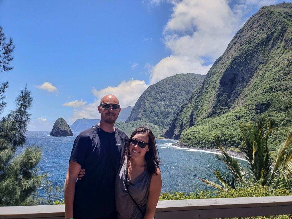 couple photo at kalaupapa in molokai by cliffs