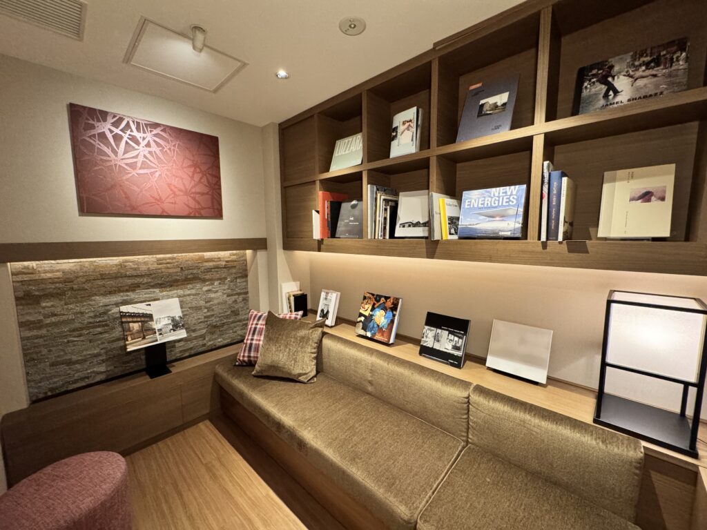book nook at Shiba Park hotel tokyo Japan