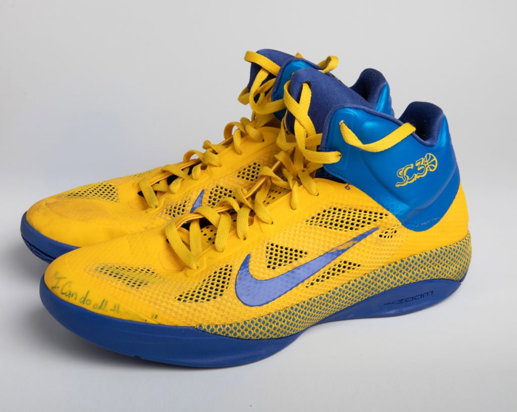 What shoes are Steph Curry wearing in the playoffs -- and how can