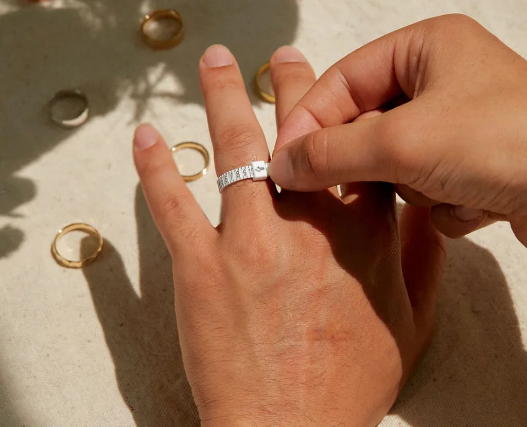 cara mengukur jariuntuk ukuran cincin wanita dan pria