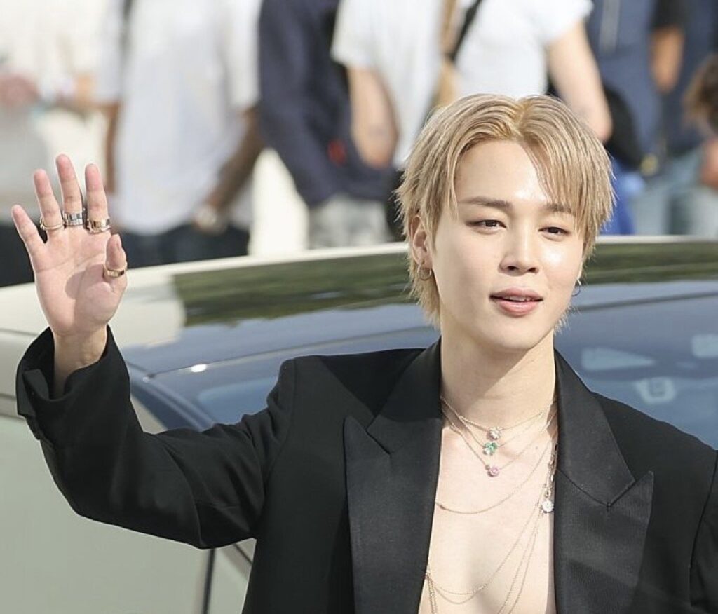 Rayakan Ultah Jimin BTS, Fans Tiongkok Sulap Shenzhen Jadi Panggung Spektakuler