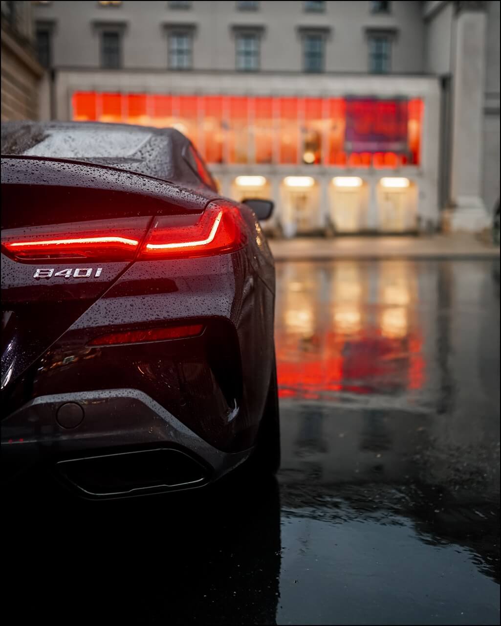 bmw-840i-m-sport-paket-carbon-schwarz-metallic-rücklicht-modell-schriftzug-erfahrung-emvoyoe- Einzigartige Rücklichter am BMW 840i