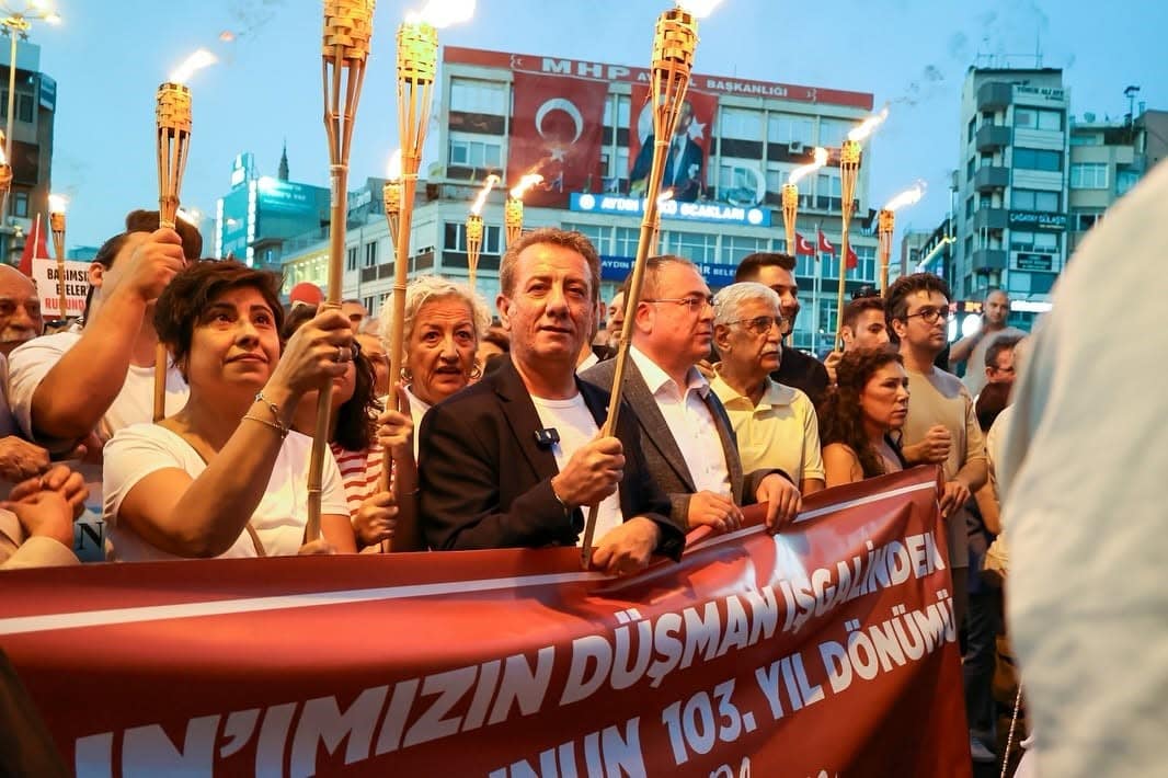 EFELER BELEDİYE BAŞKANI ANIL YETİŞKİN, 30 AĞUSTOS ZAFER BAYRAMI DOLAYISIYLA BİR MESAJ YAYIMLADI.