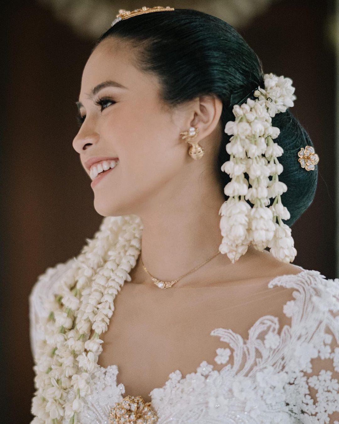 Aksesoris pengantin wanita