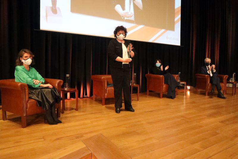 África González, referente en el campo de la inmunología, recoge el Premio Executivas 2020