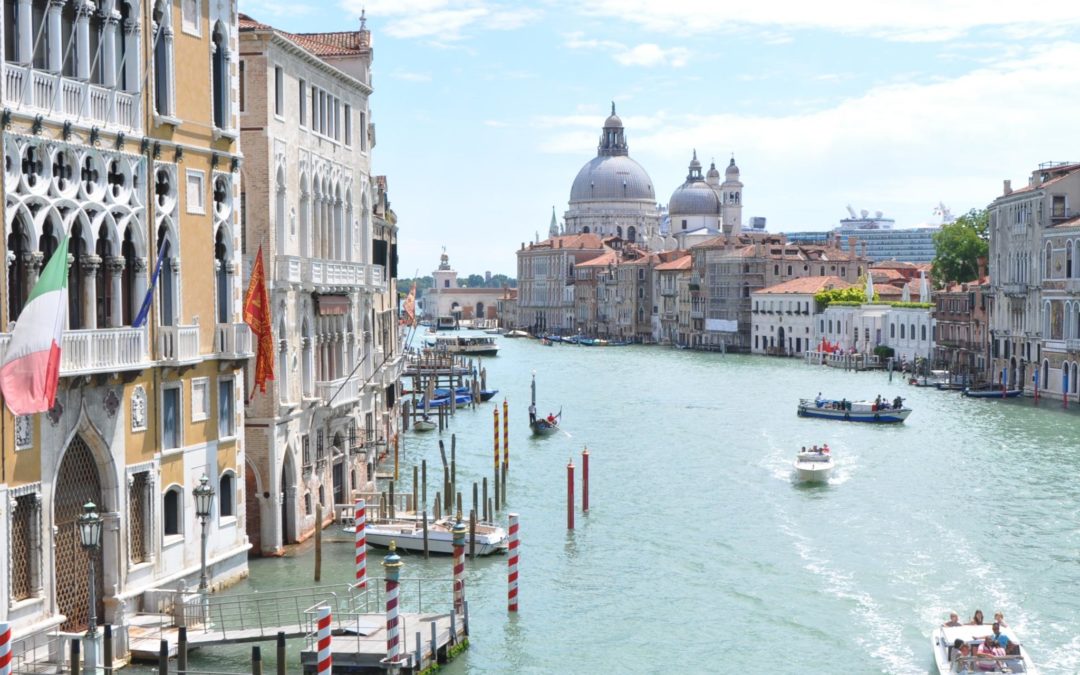 Wenecja z psem. Czy da się odczarować to miejsce?