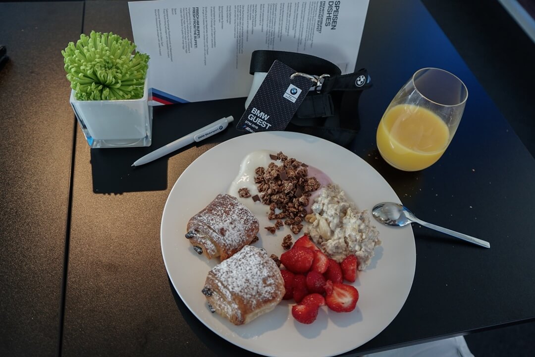 dtm-hockenheimring-bmw-audi-mercedes-amg-puma-motorsport-emvoyoe-hockenheim-hospitality-vip-lounge-catering (13)