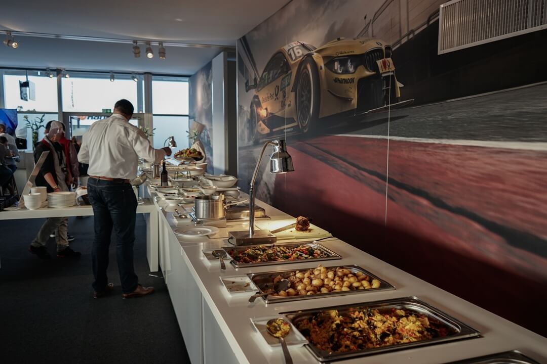 dtm-hockenheimring-bmw-audi-mercedes-amg-puma-motorsport-emvoyoe-hockenheim-hospitality-vip-lounge-catering (14)