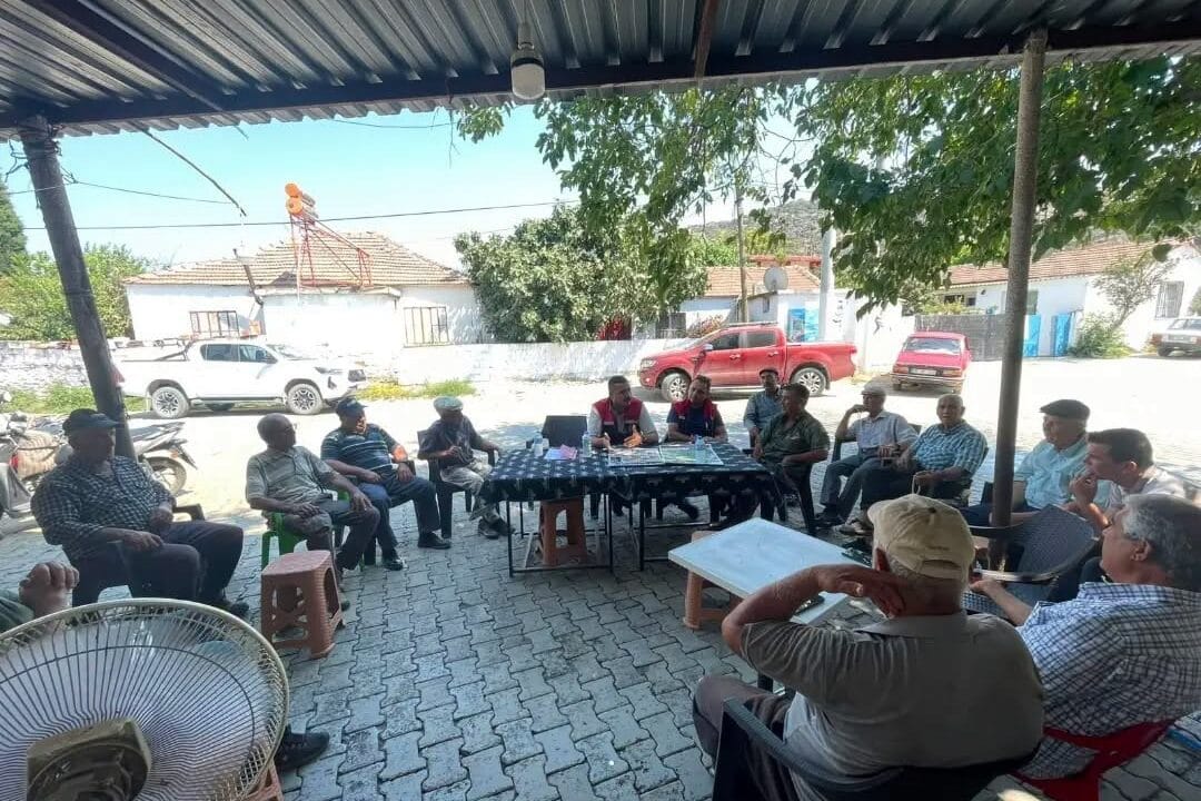 AYDIN TARIM VE ORMAN İL MÜDÜRLÜĞÜ TARAFINDAN DÜZENLENEN "TARIM SAHADA-CUMA BULUŞMALARI" KAPSAMINDA, 11 EYLÜL CUMA GÜNÜ SAAT 14.00’TE AYDIN’IN 17 İLÇESİNDE EŞ ZAMANLI OLARAK ÜRETİCİLERLE BİR ARAYA GELİNECEK.
